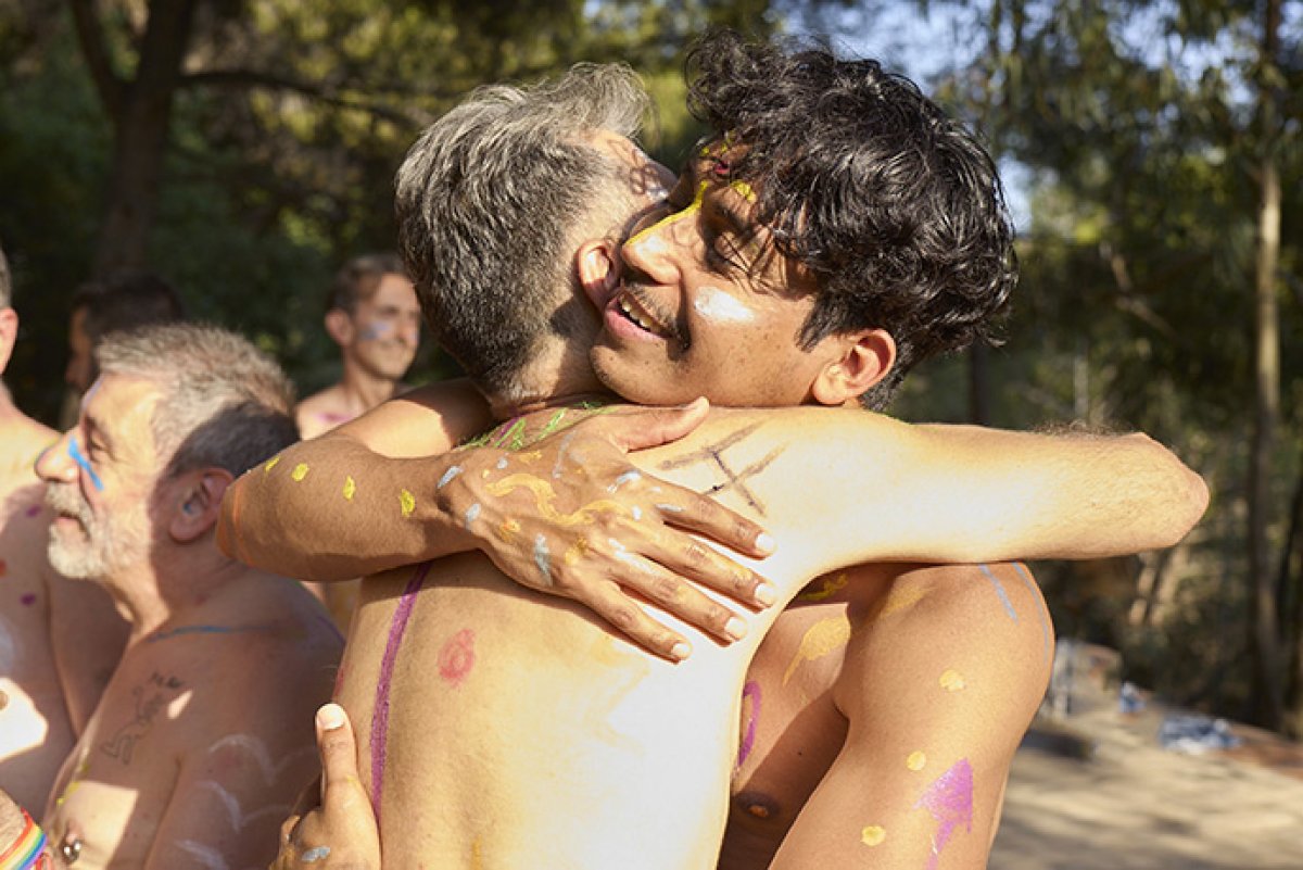 ternura-orgullo-pride-malaga-abrazos